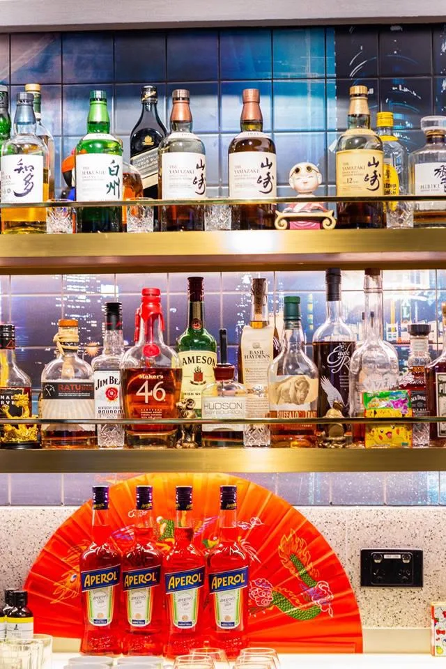 Vibe, Evening Star Hotel