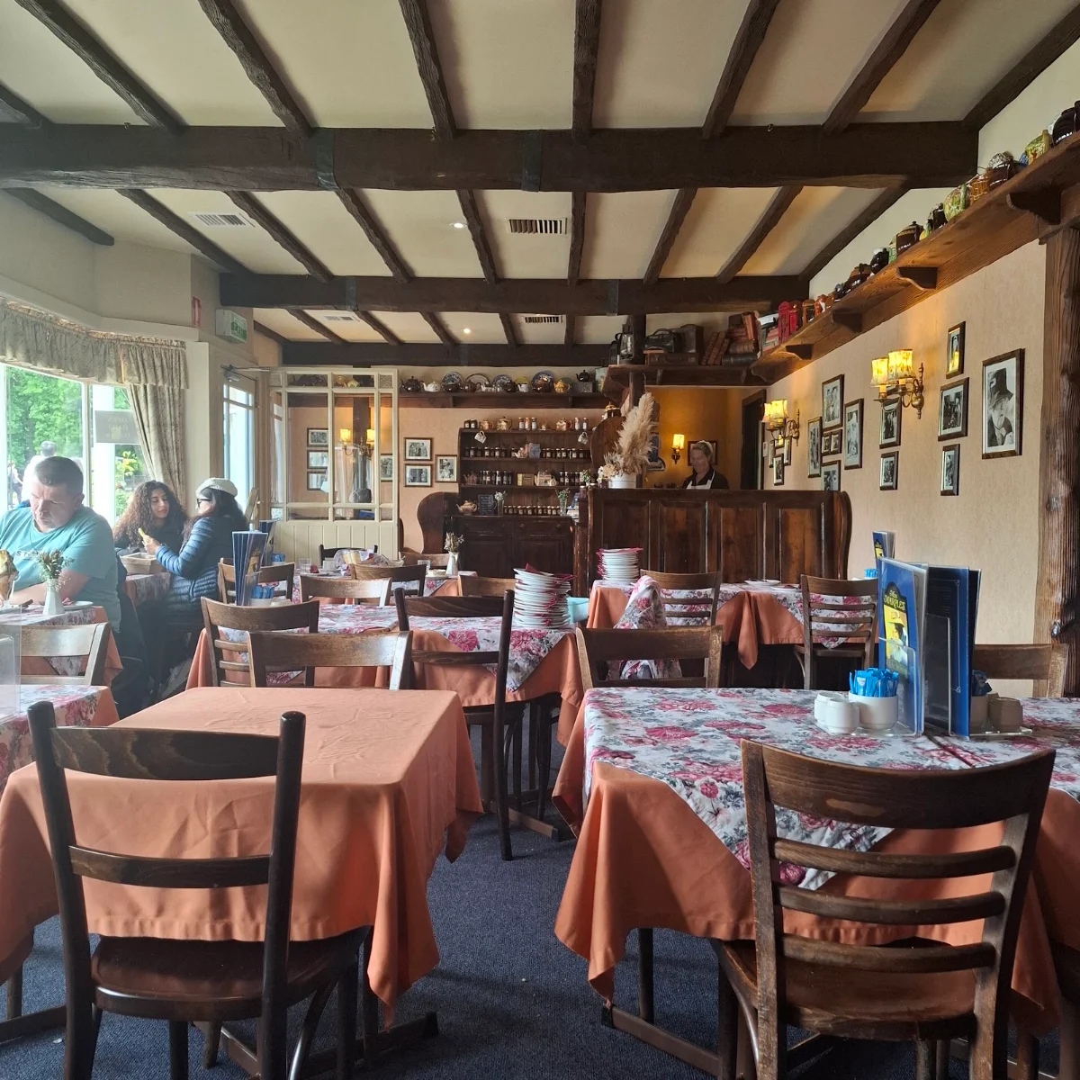 Vibe, Miss Marple's Tearoom