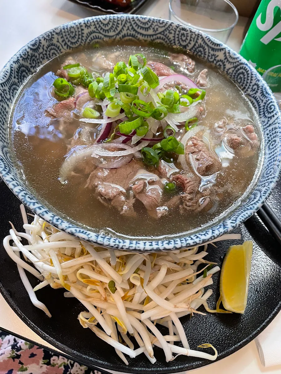 Food & drink, Xin Chào