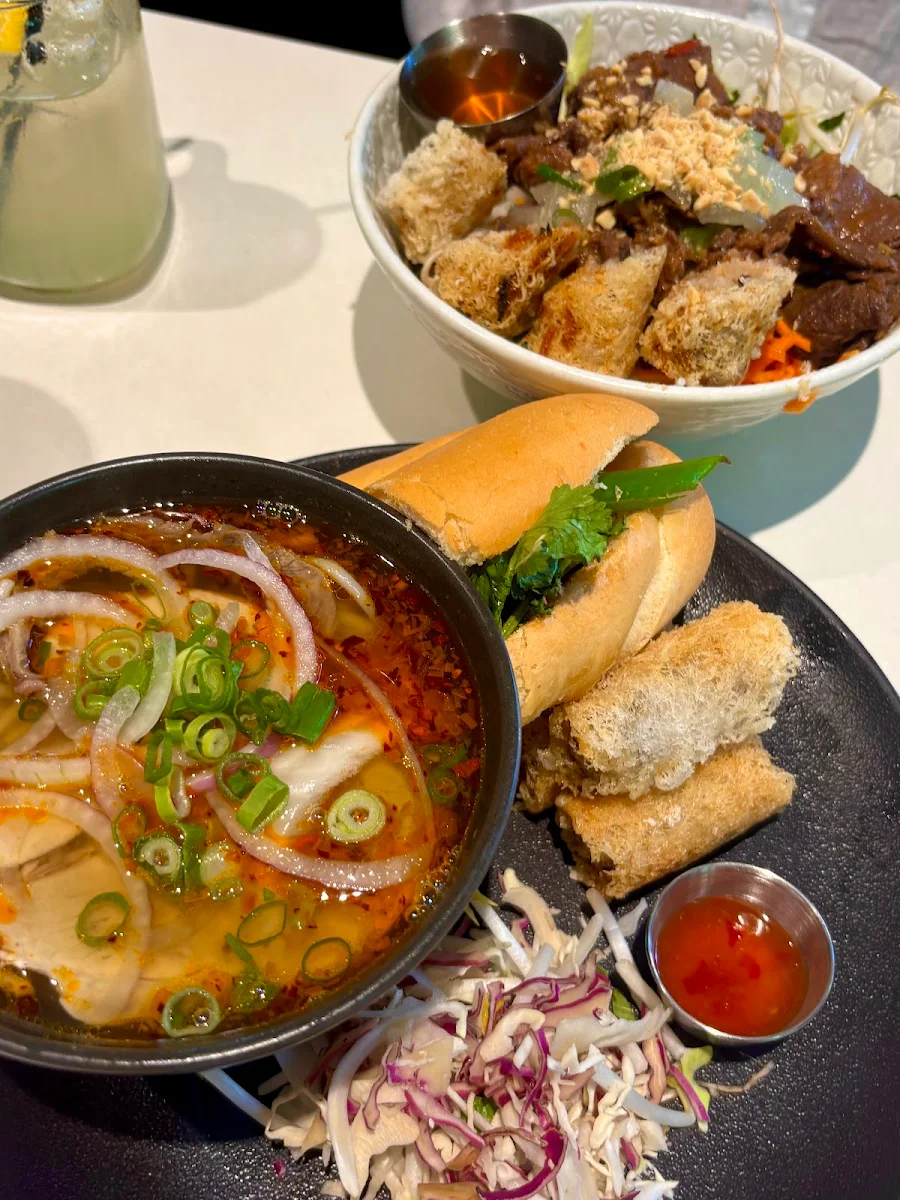 Food & drink, Xin Chào