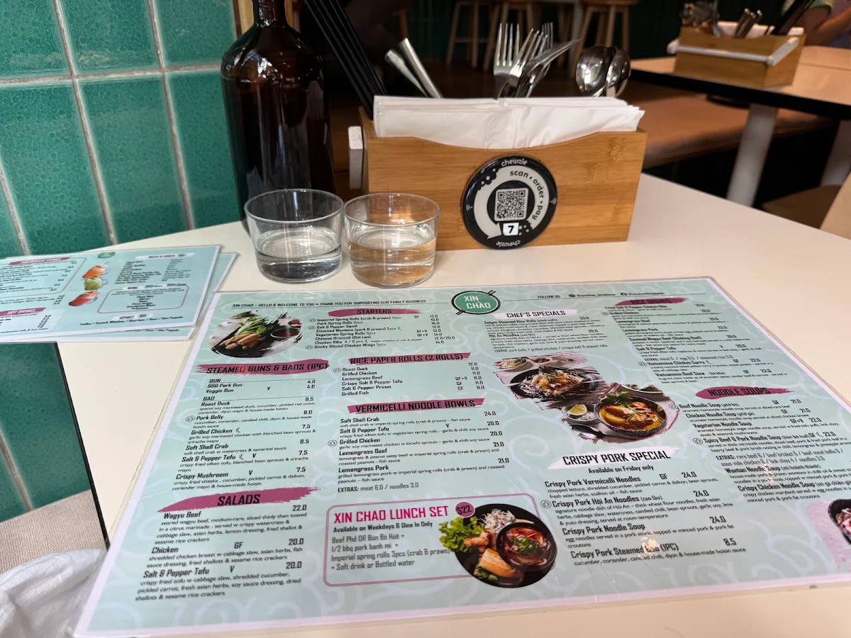 Menu, Xin Chào