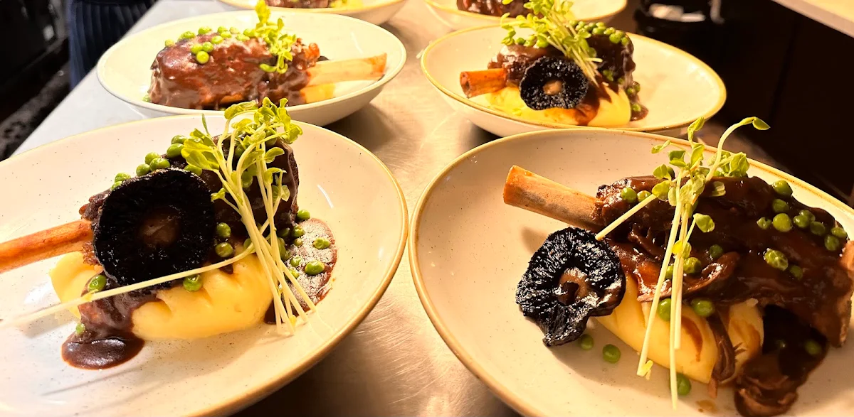 Food & drink, Strathfield Hotel