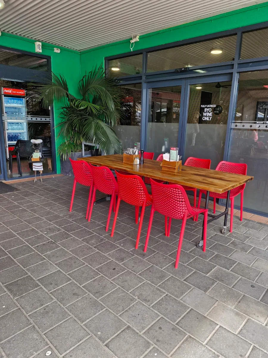 Vibe, Eight Slices Italian Kitchen