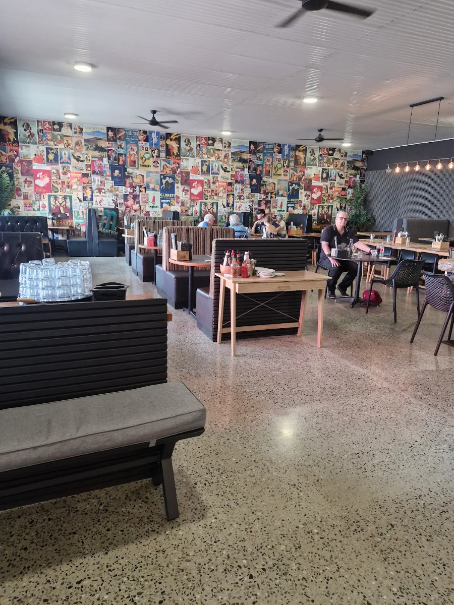 Vibe, Eight Slices Italian Kitchen