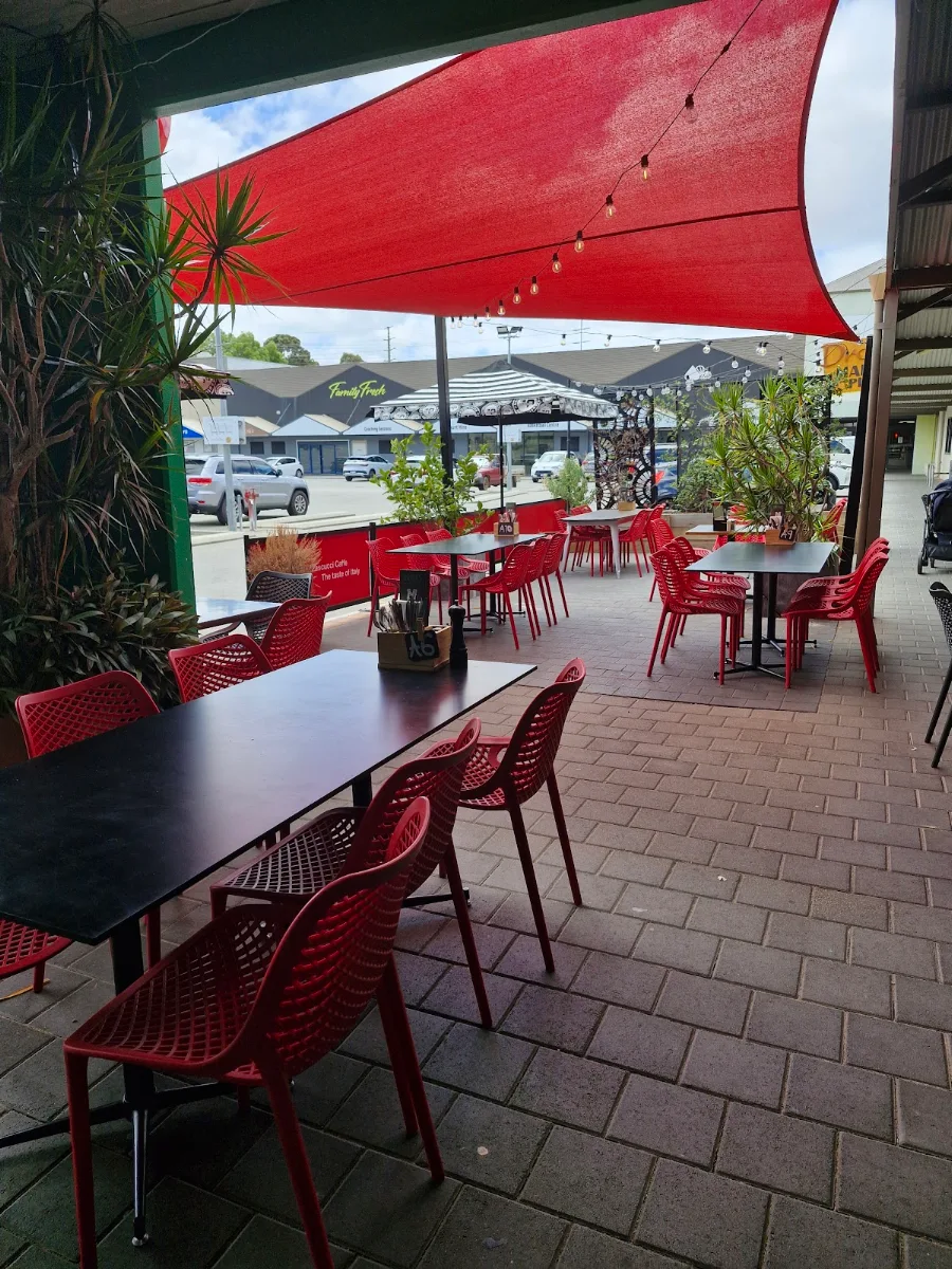 Vibe, Eight Slices Italian Kitchen