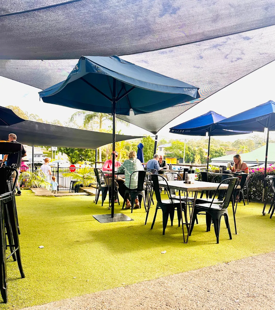 Vibe, Cadence Cafe