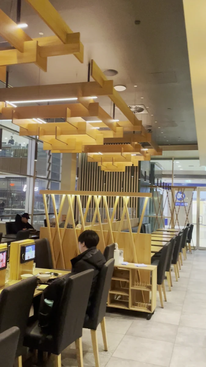 Vibe, YAYOI Galeries
