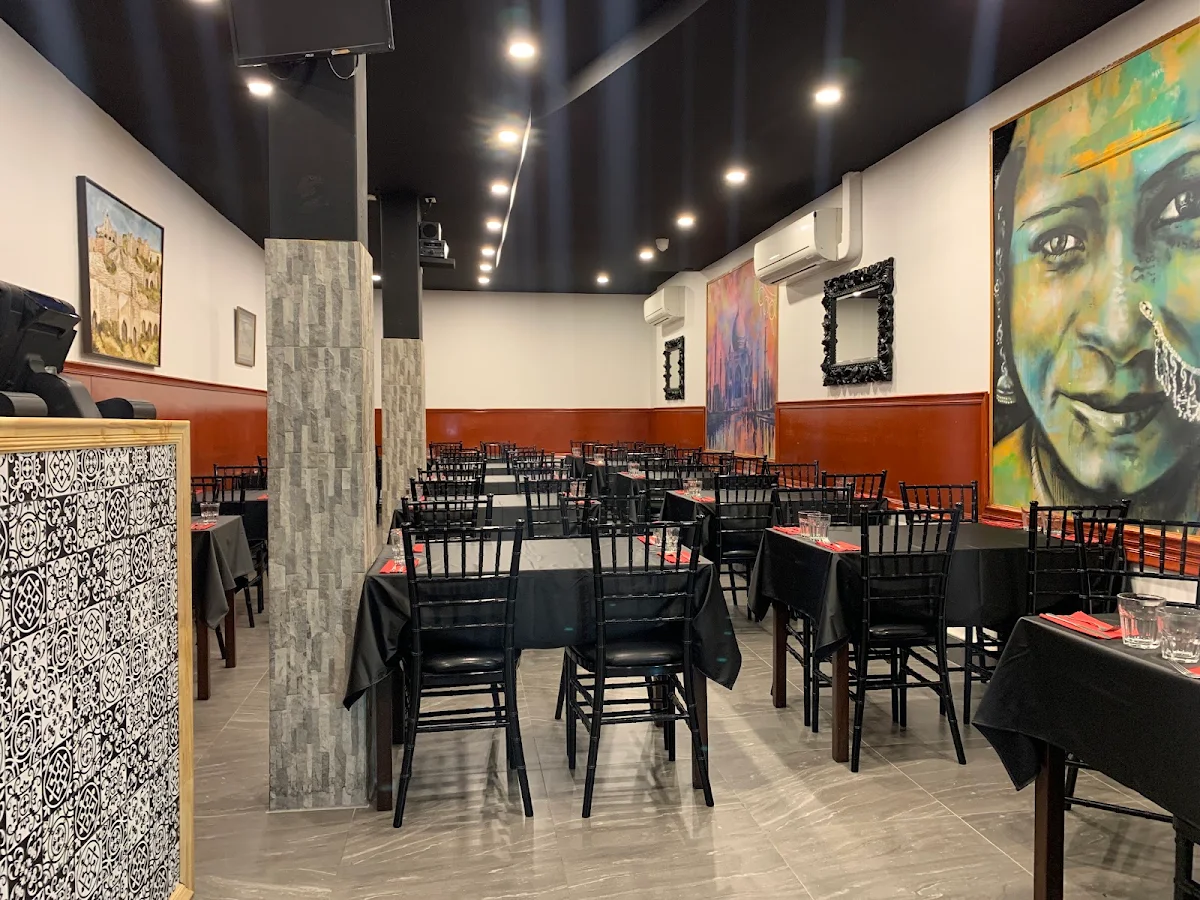 Vibe, Himalaya Authentic Pakistani & Indian Restaurant