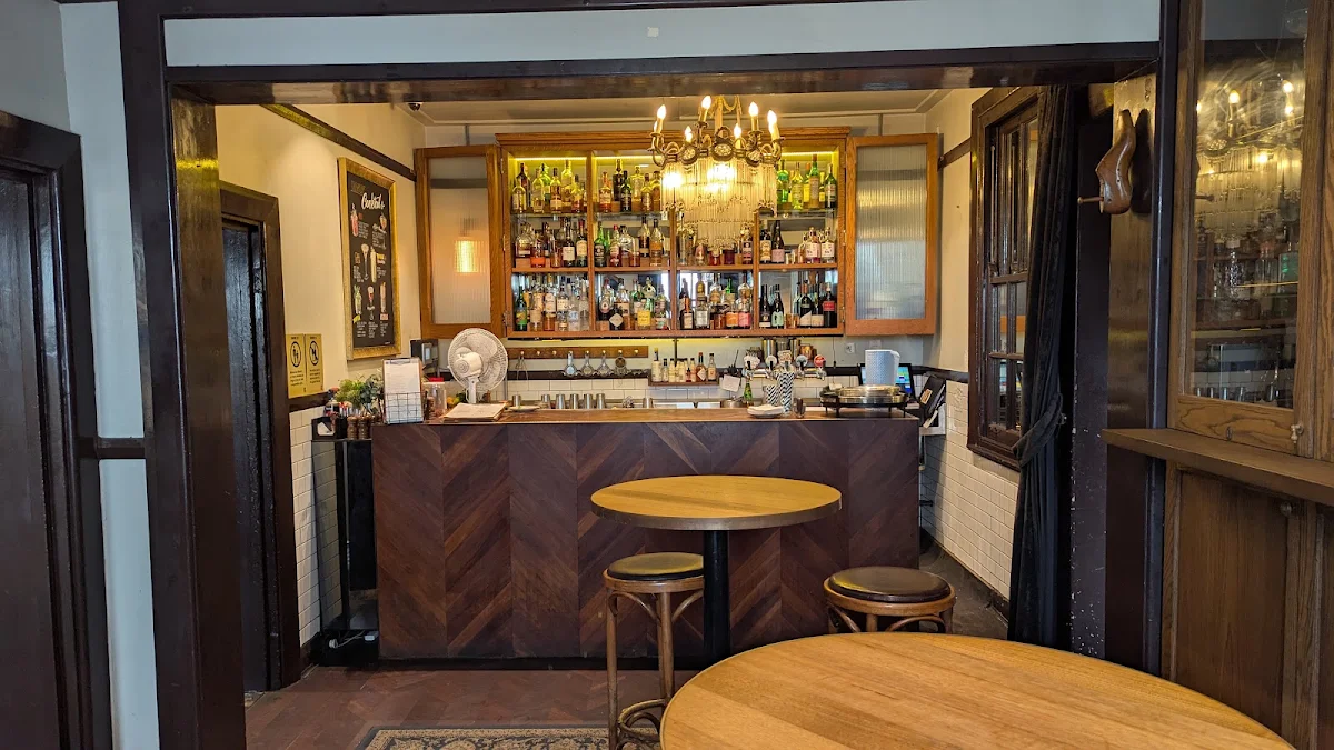 Vibe, The Glenmore Hotel
