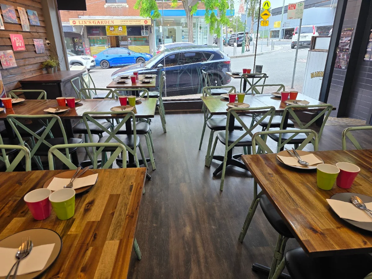 Vibe, Sam Lor THAI Restaurant