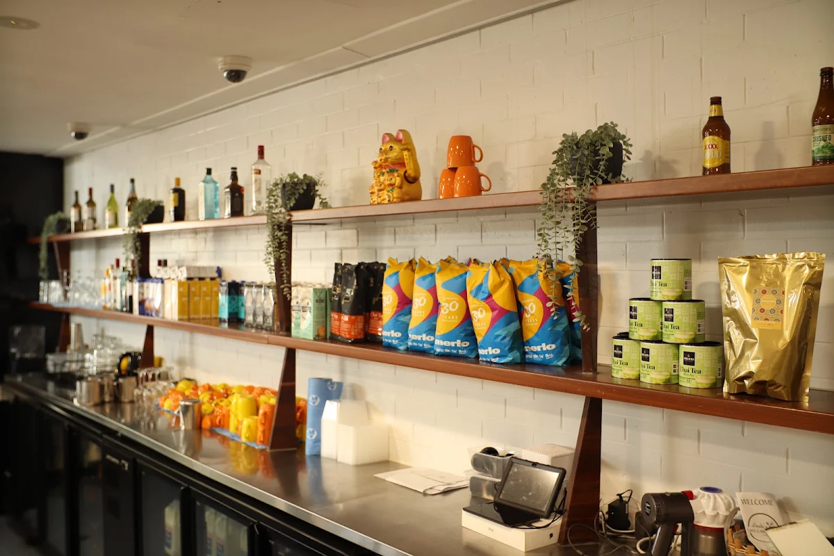 Vibe, Linda's Cafe & Restaurant