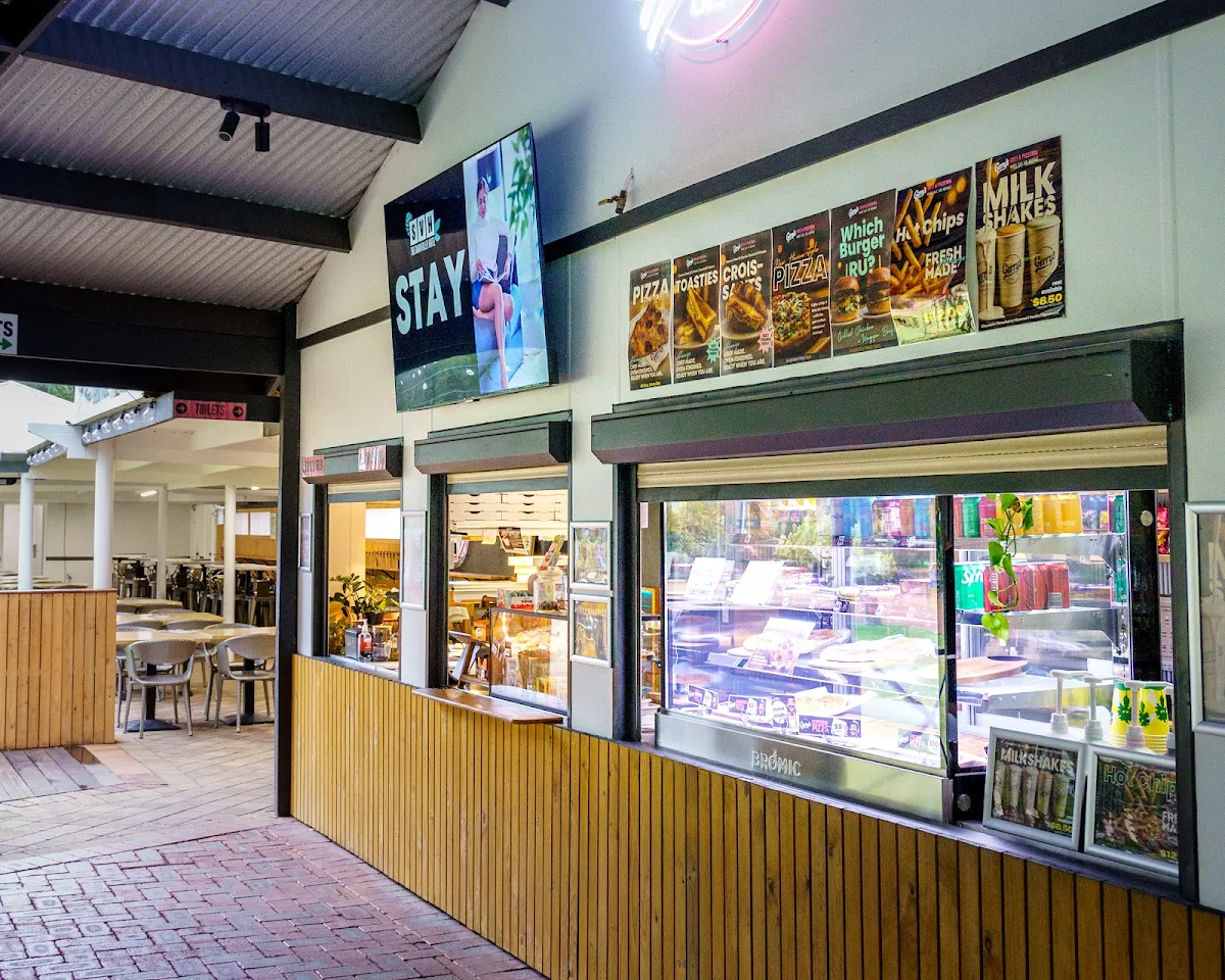 Vibe, Gerry's Deli & Pizzeria