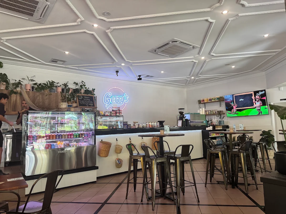 Vibe, Gerry's Deli & Pizzeria