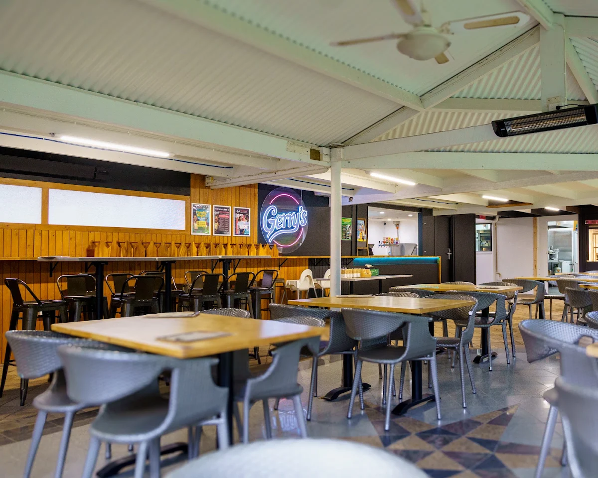 Vibe, Gerry's Deli & Pizzeria