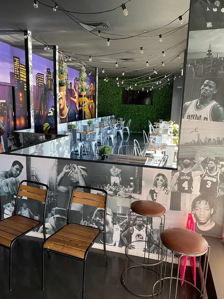 Vibe, Oscy's Burgers Greenway