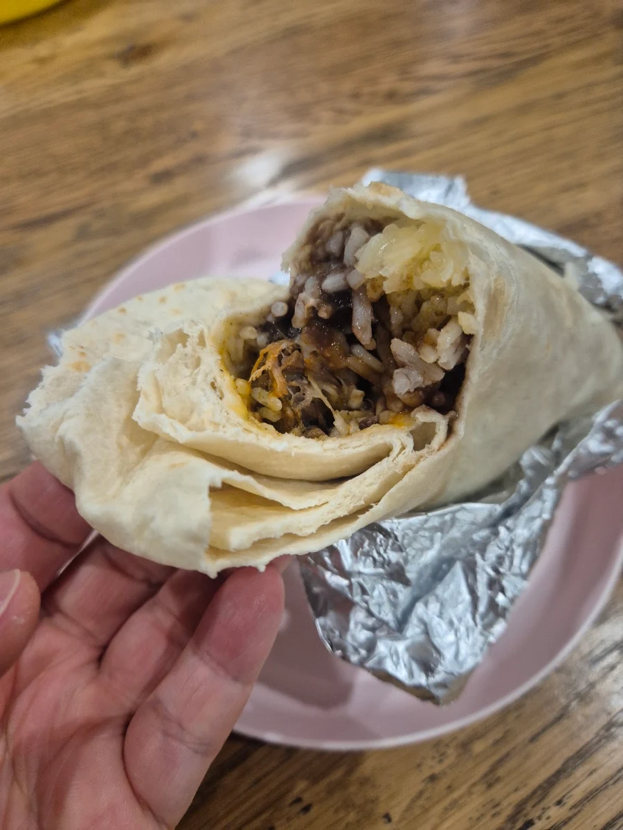 Food & drink, Guzman y Gomez - Sunbury