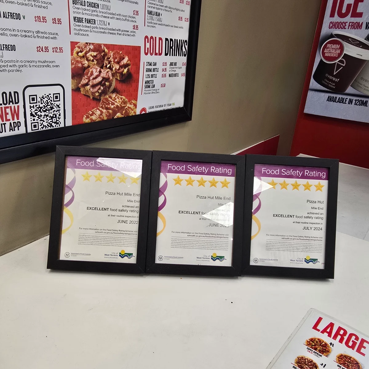 Menu, Pizza Hut Mile End