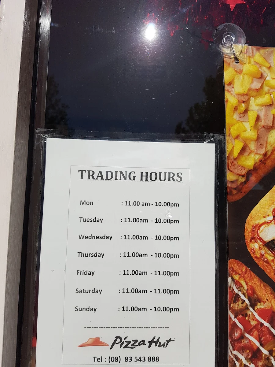 Menu, Pizza Hut Mile End