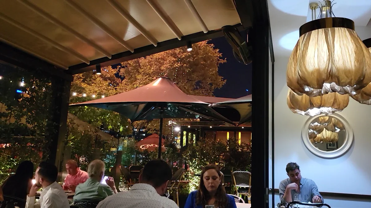 Vibe, Bistro Guillaume