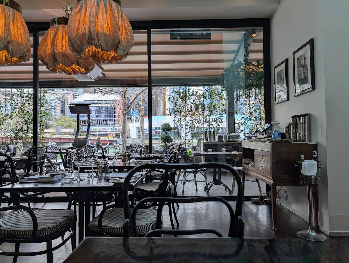 Vibe, Bistro Guillaume