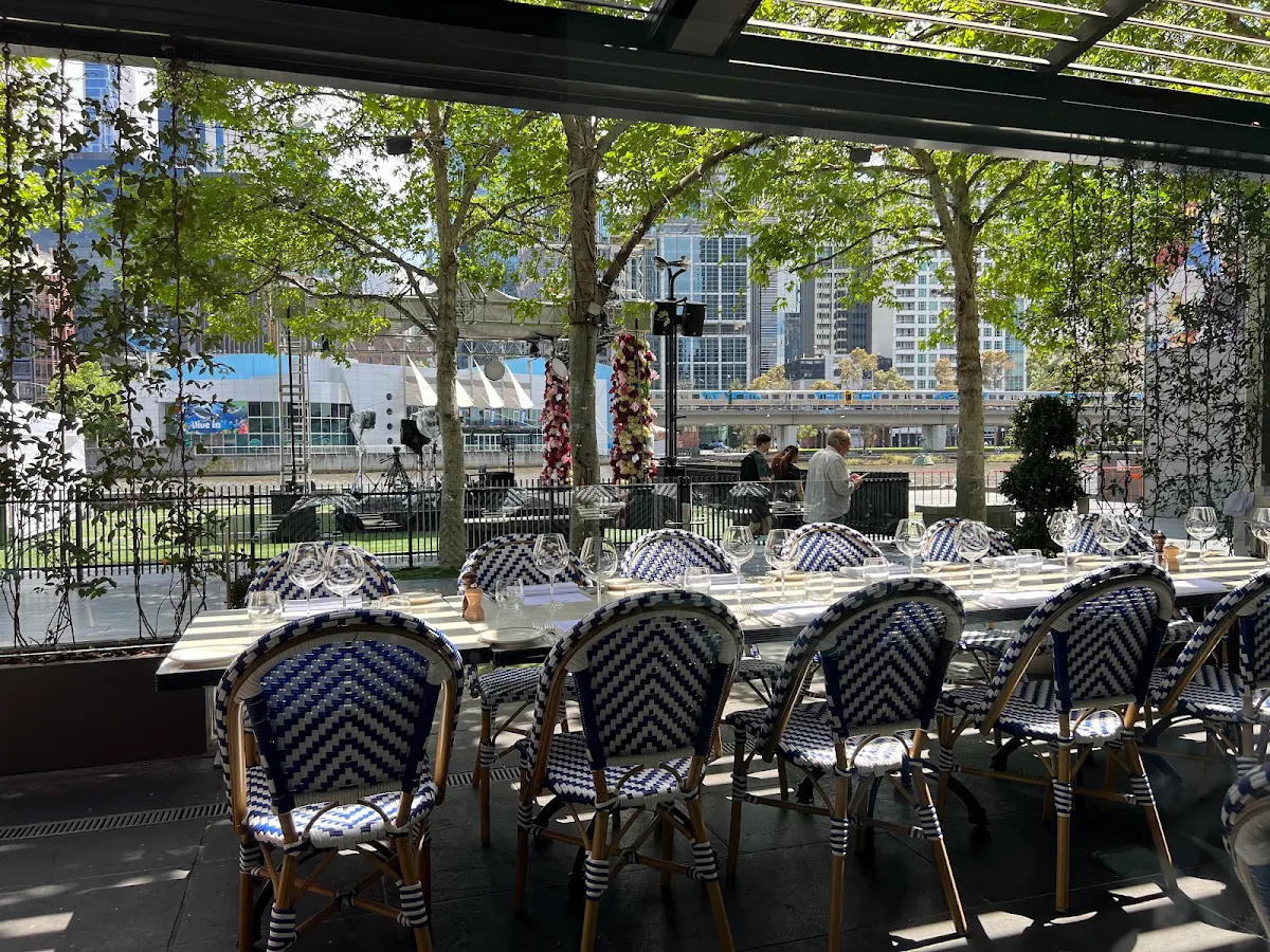 Vibe, Bistro Guillaume