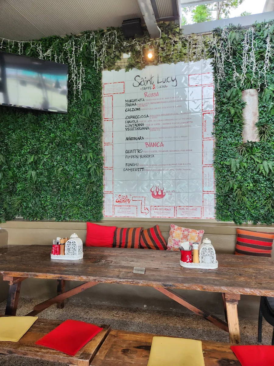 Menu, Saint Lucy Caffe e Cucina