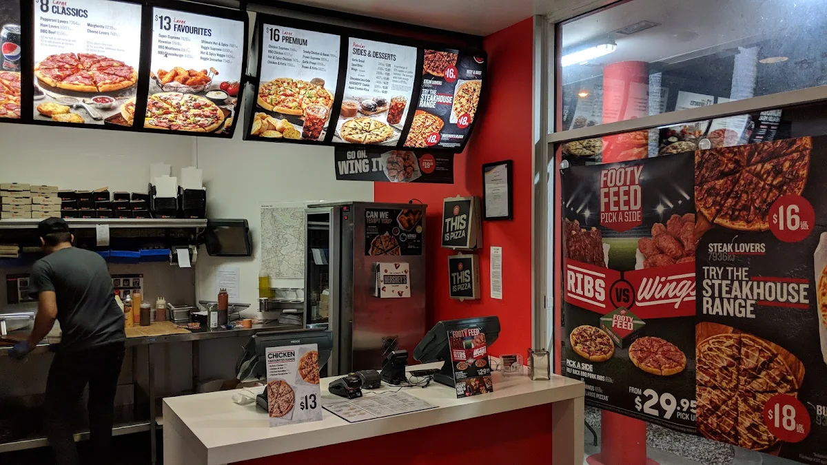 Menu, Pizza Hut Moorooka