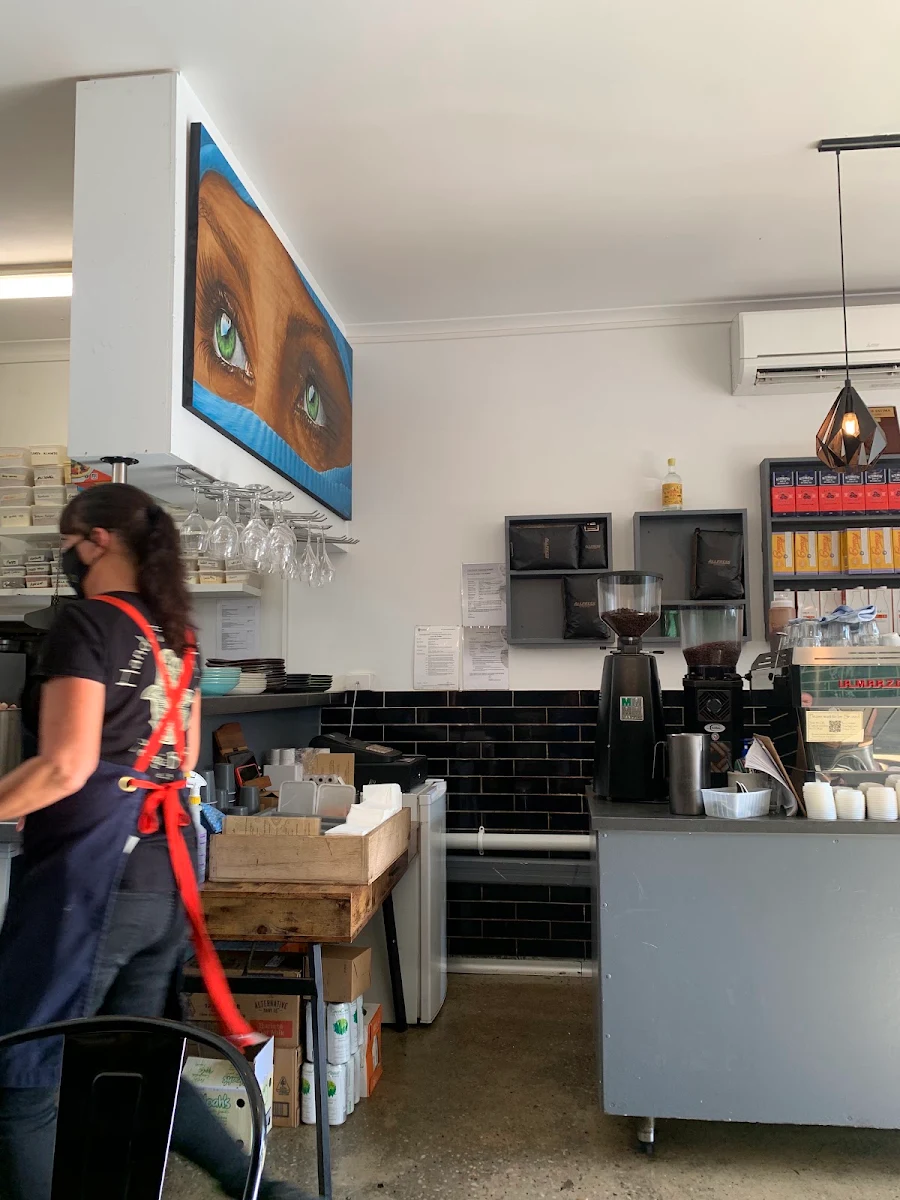 Vibe, Hand of Fatima Cafe