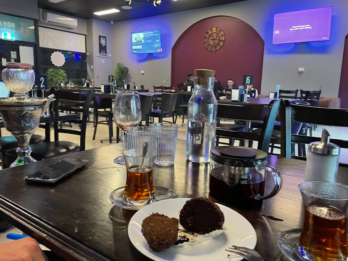 Vibe, Royal Restaurant & Cafe