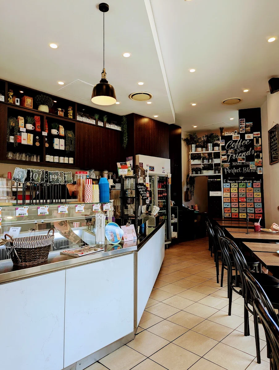 Vibe, Kay Geez Cafe