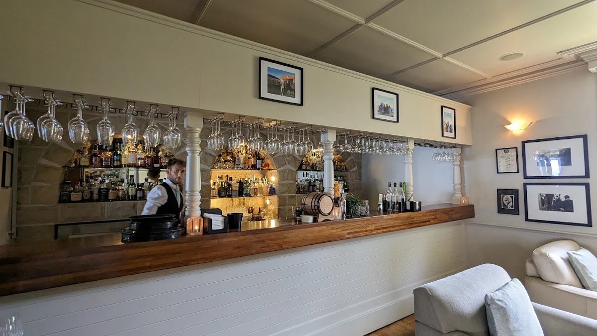 Vibe, Jonah’s Restaurant & Boutique Hotel
