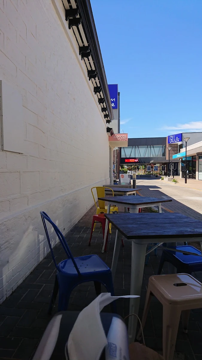 Vibe, Hello Harry The Burger Joint (Glenelg)
