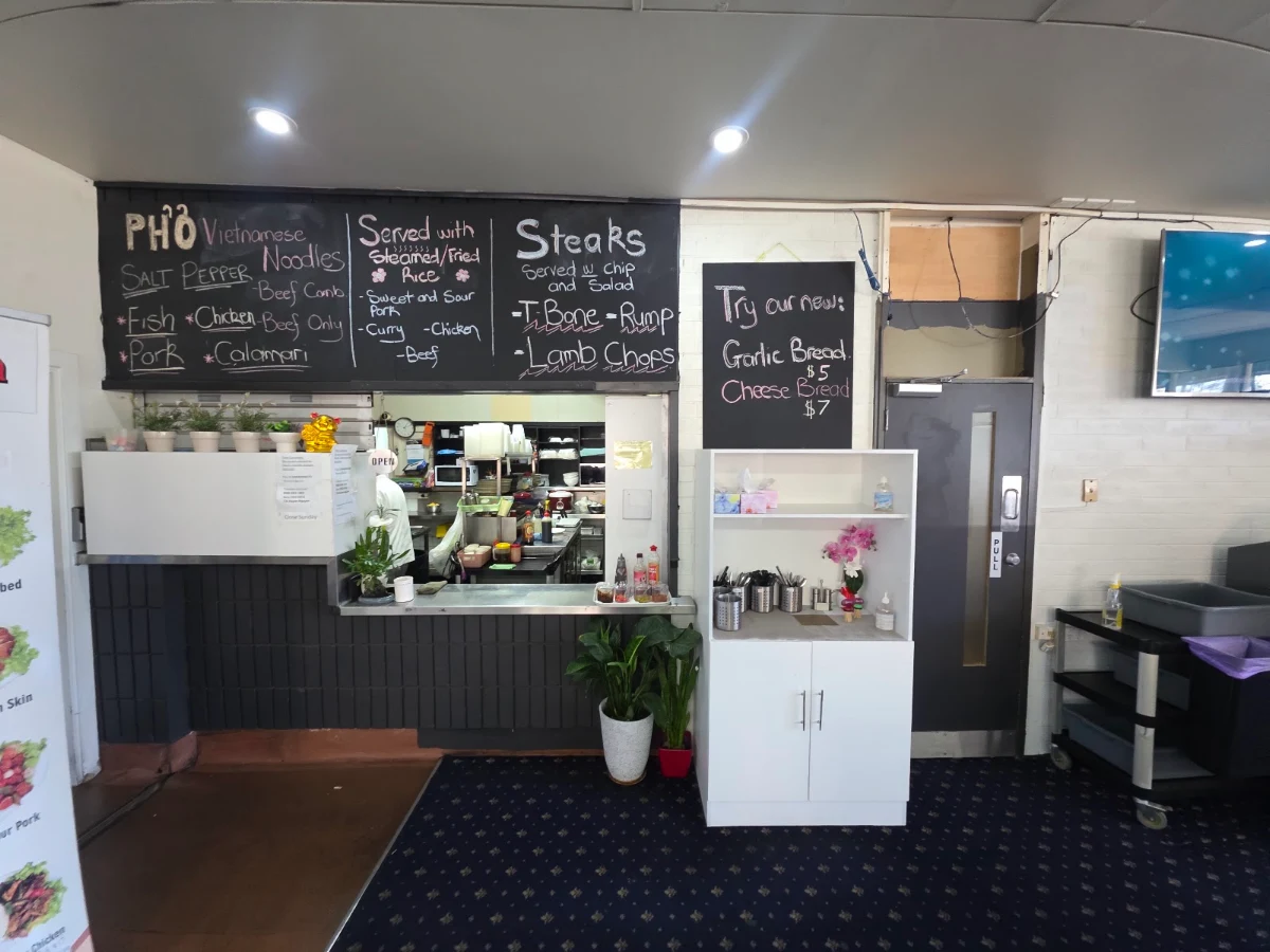 Menu, Yennora Oasis Hotel