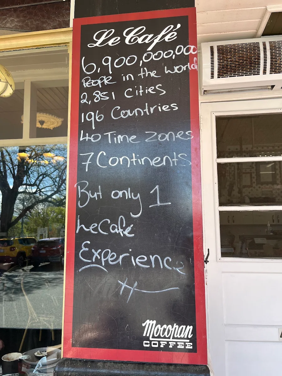 Menu, Le Cafe on St George