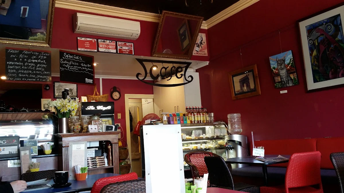 Vibe, Le Cafe on St George
