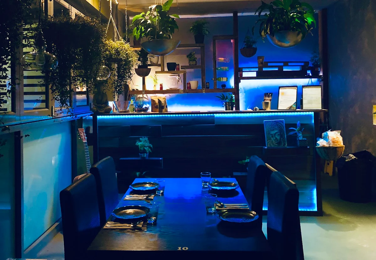 Vibe, 24Thai Street Restaurant