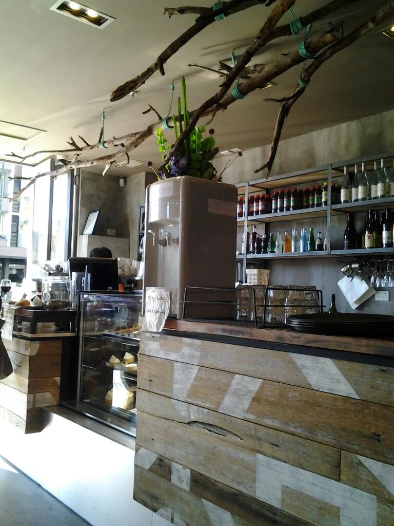 Vibe, Creme Port Melbourne