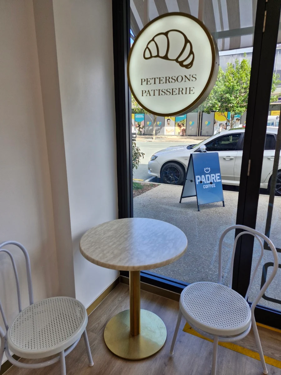 Vibe, Peterson's Patisserie