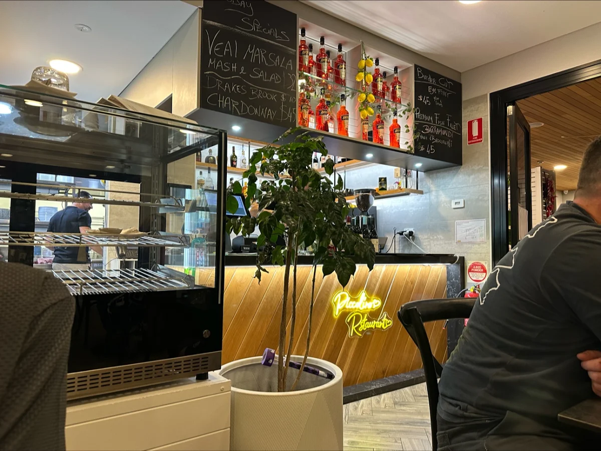 Vibe, Piccolino Restaurant