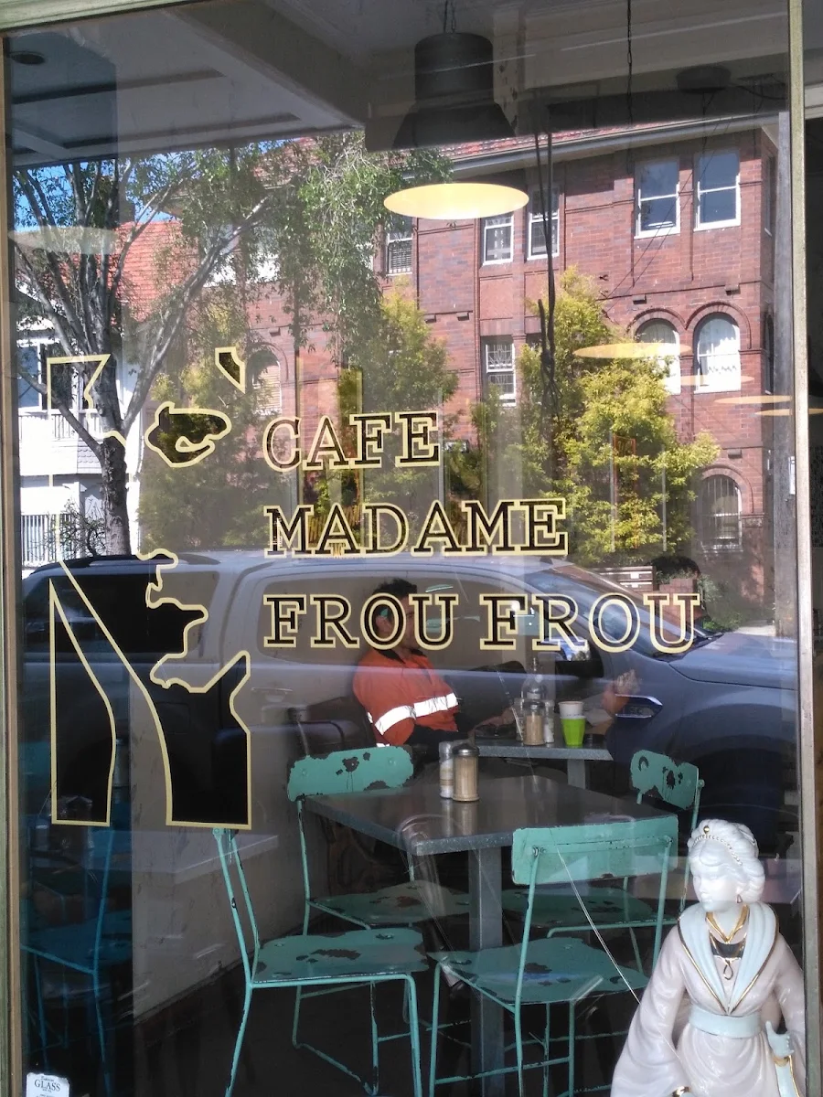 Vibe, Madame Frou Frou