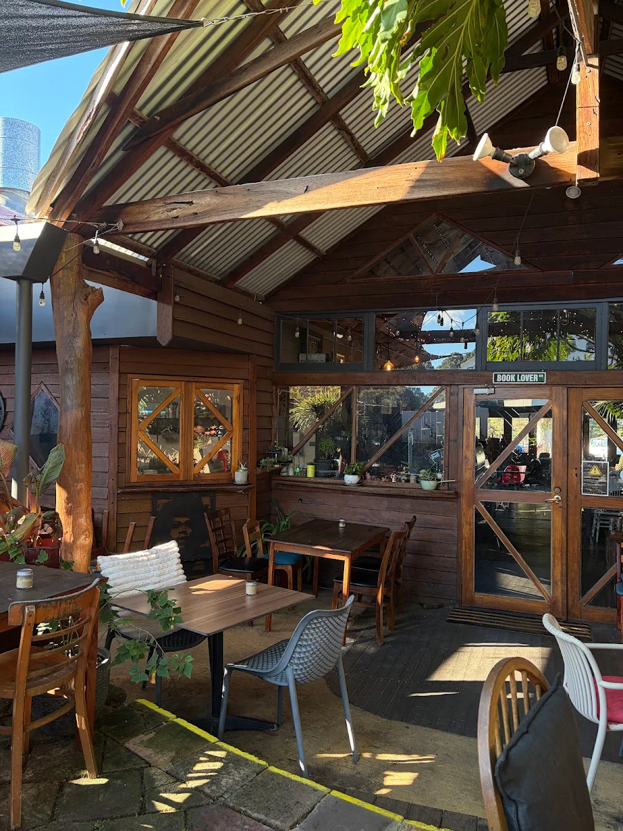 Vibe, Thb.D Cafe (Teahouse Books Denmark)