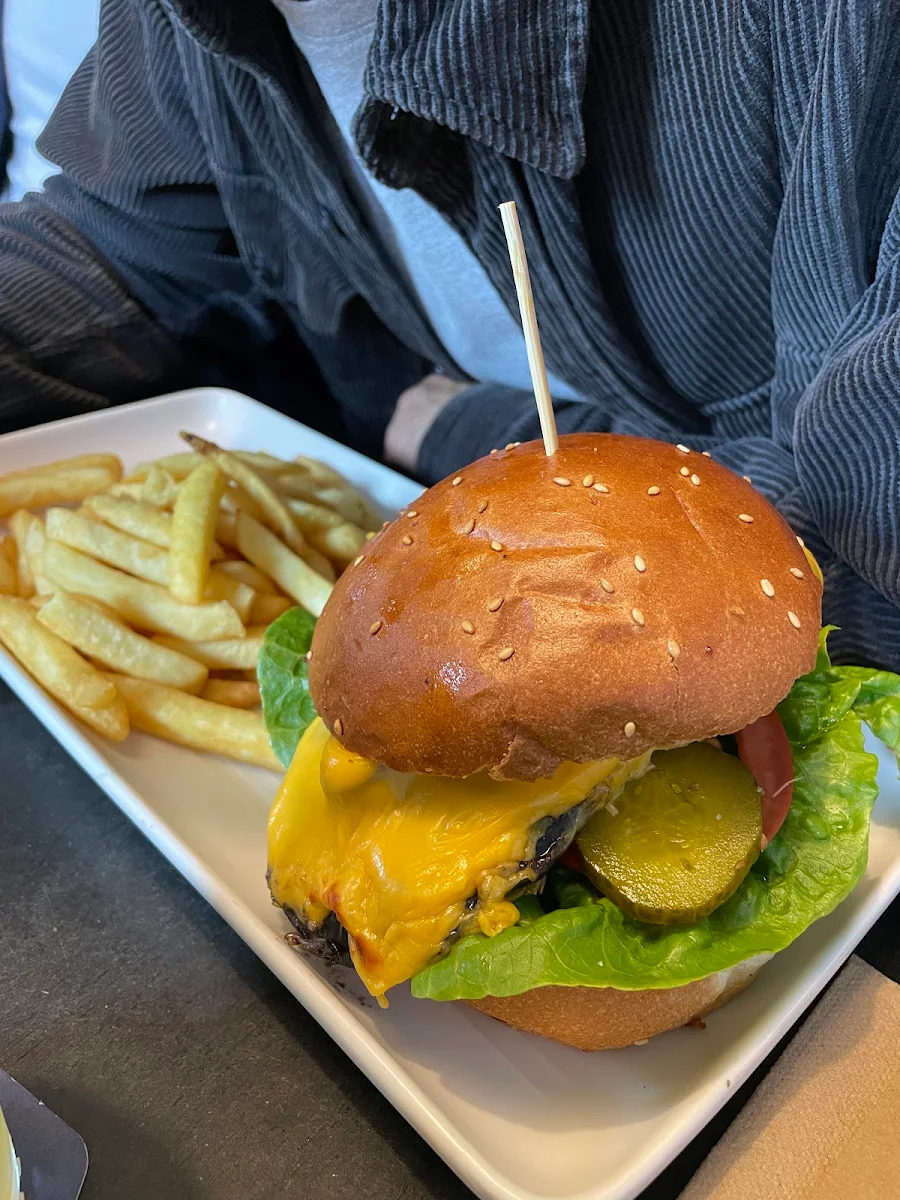 Food & drink, Bells Hotel