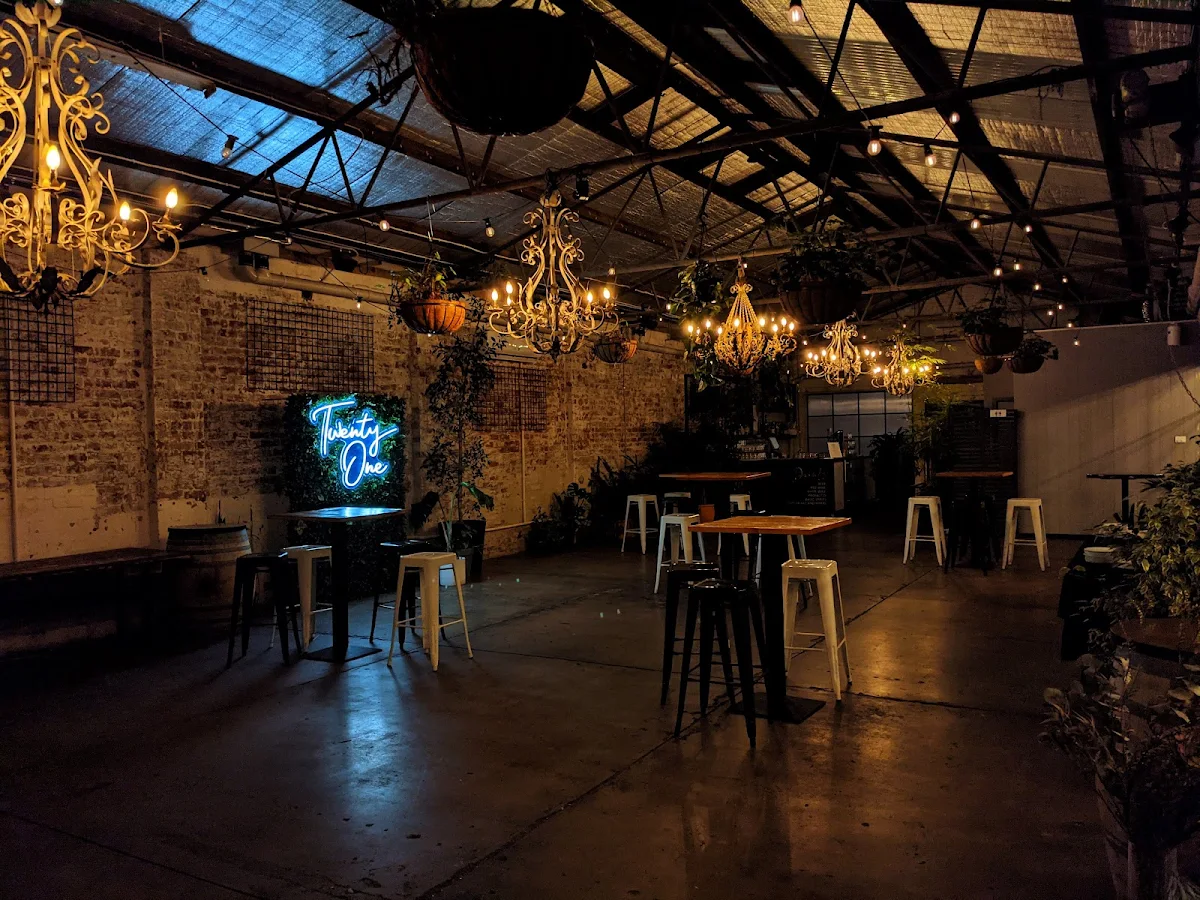Vibe, Bells Hotel