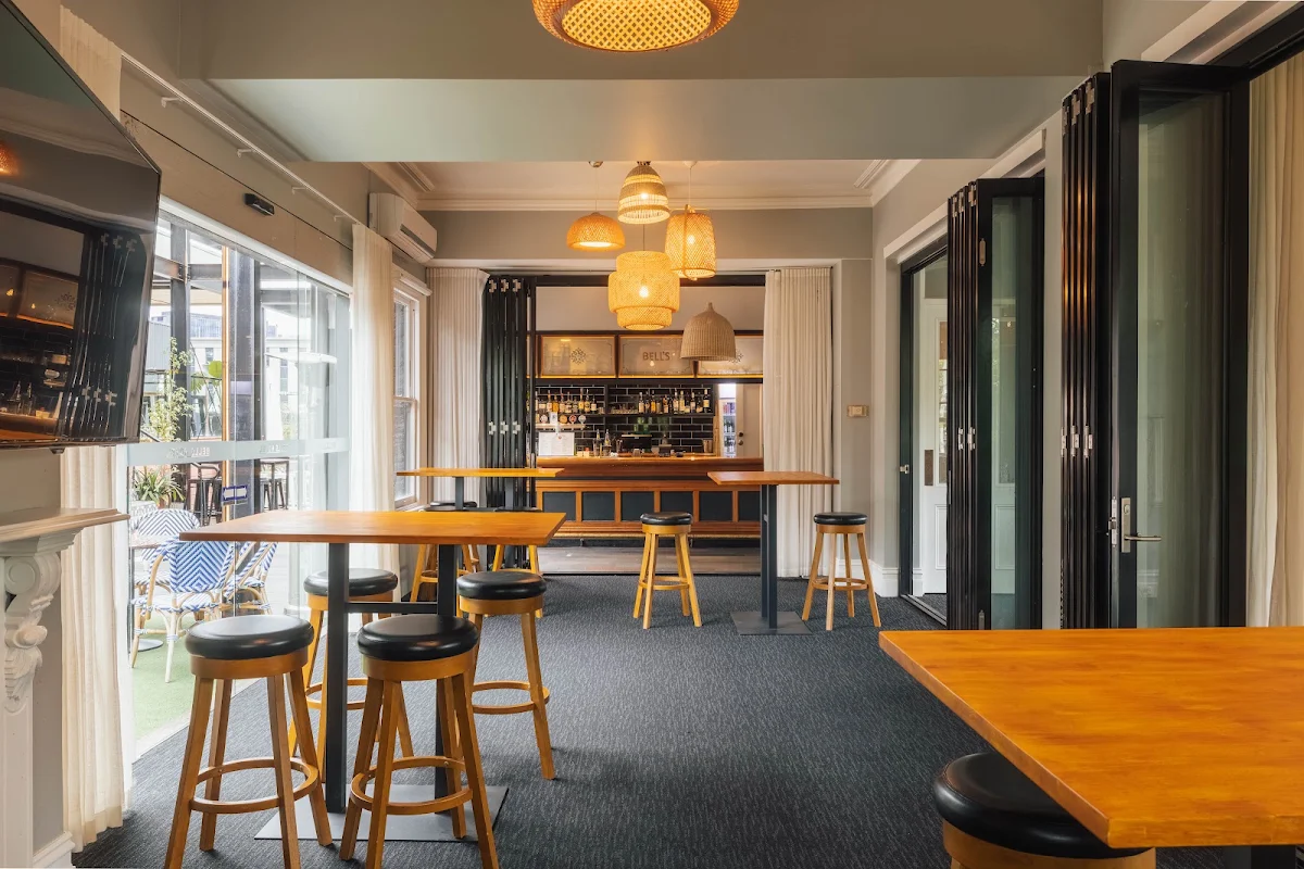 Vibe, Bells Hotel