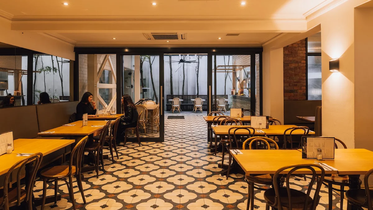 Vibe, Bells Hotel