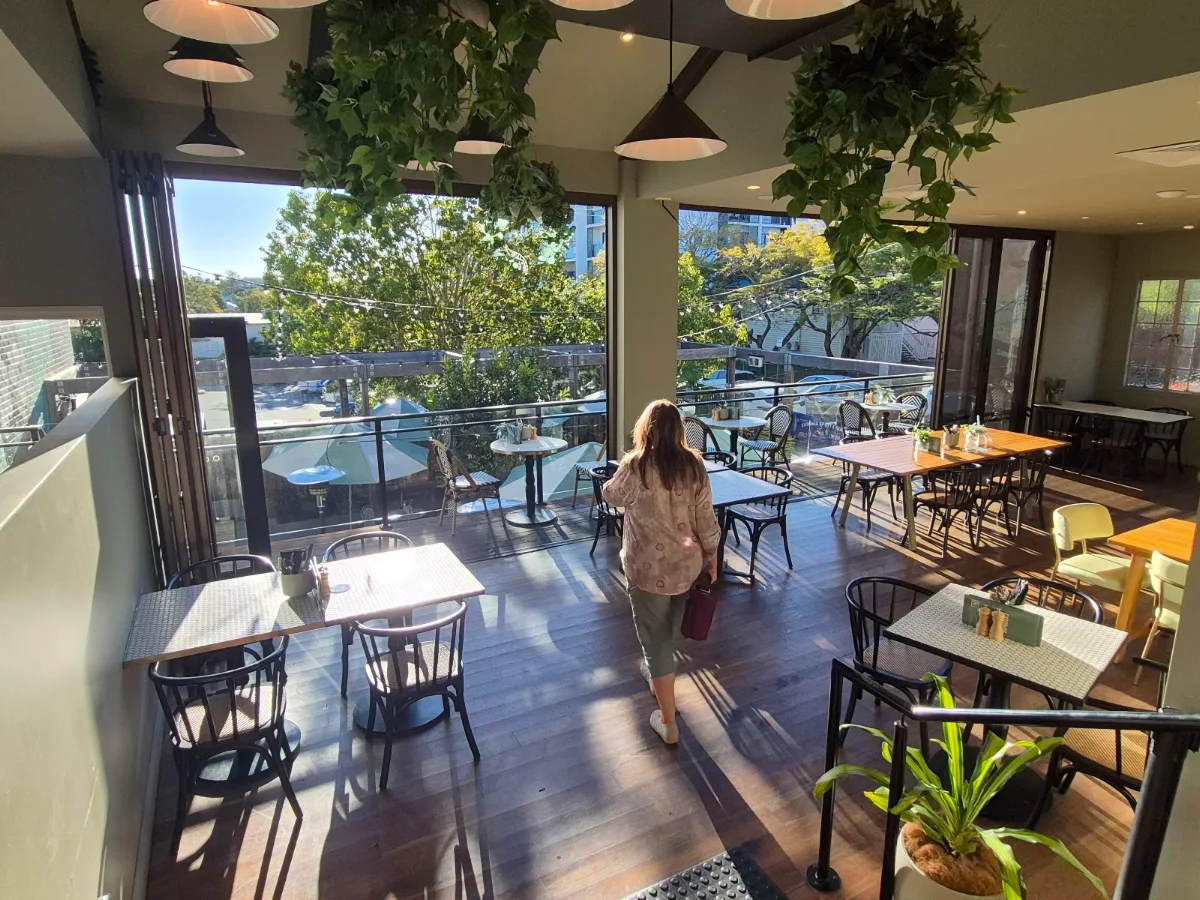 Vibe, Crown Hotel
