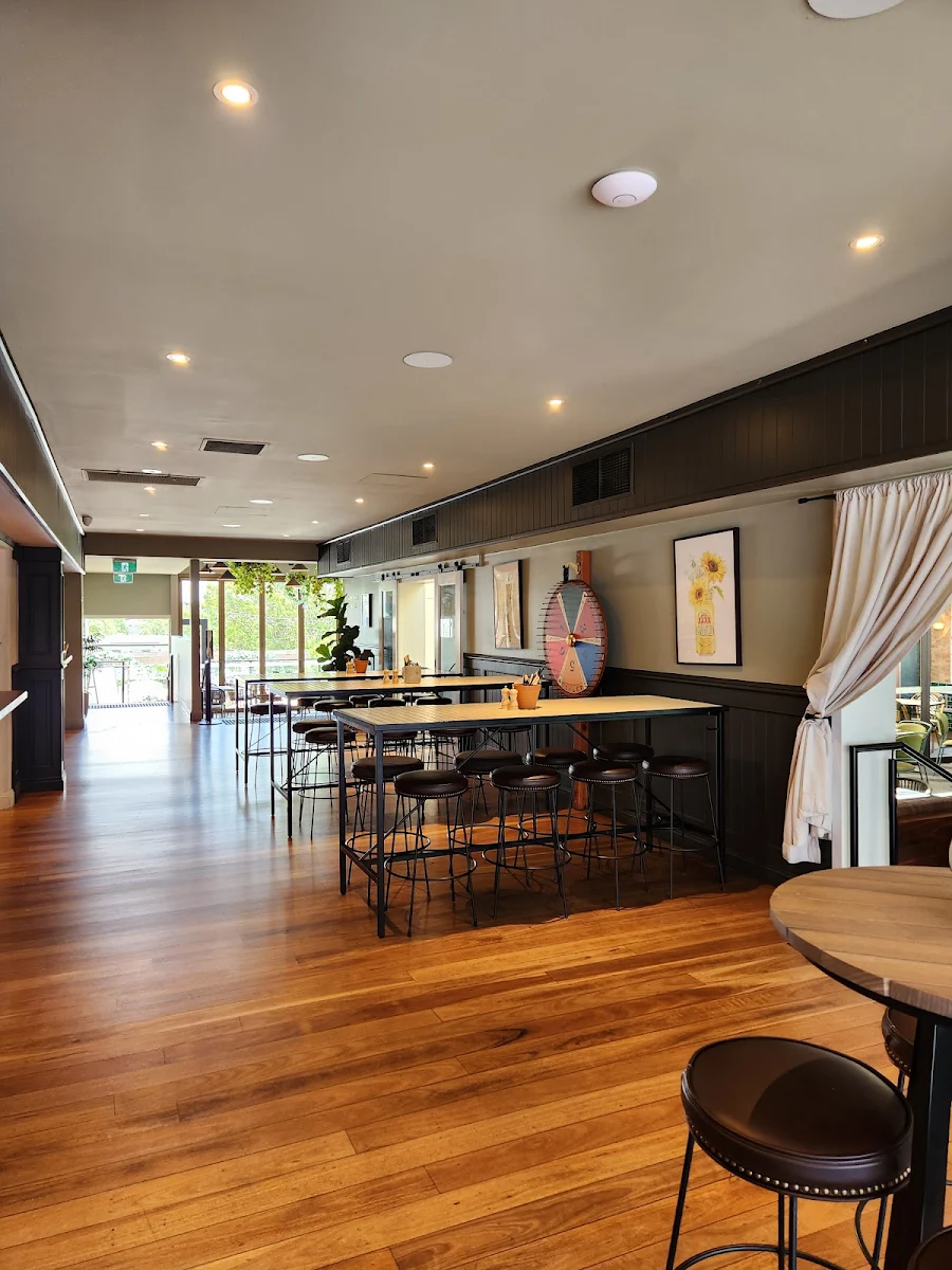 Vibe, Crown Hotel