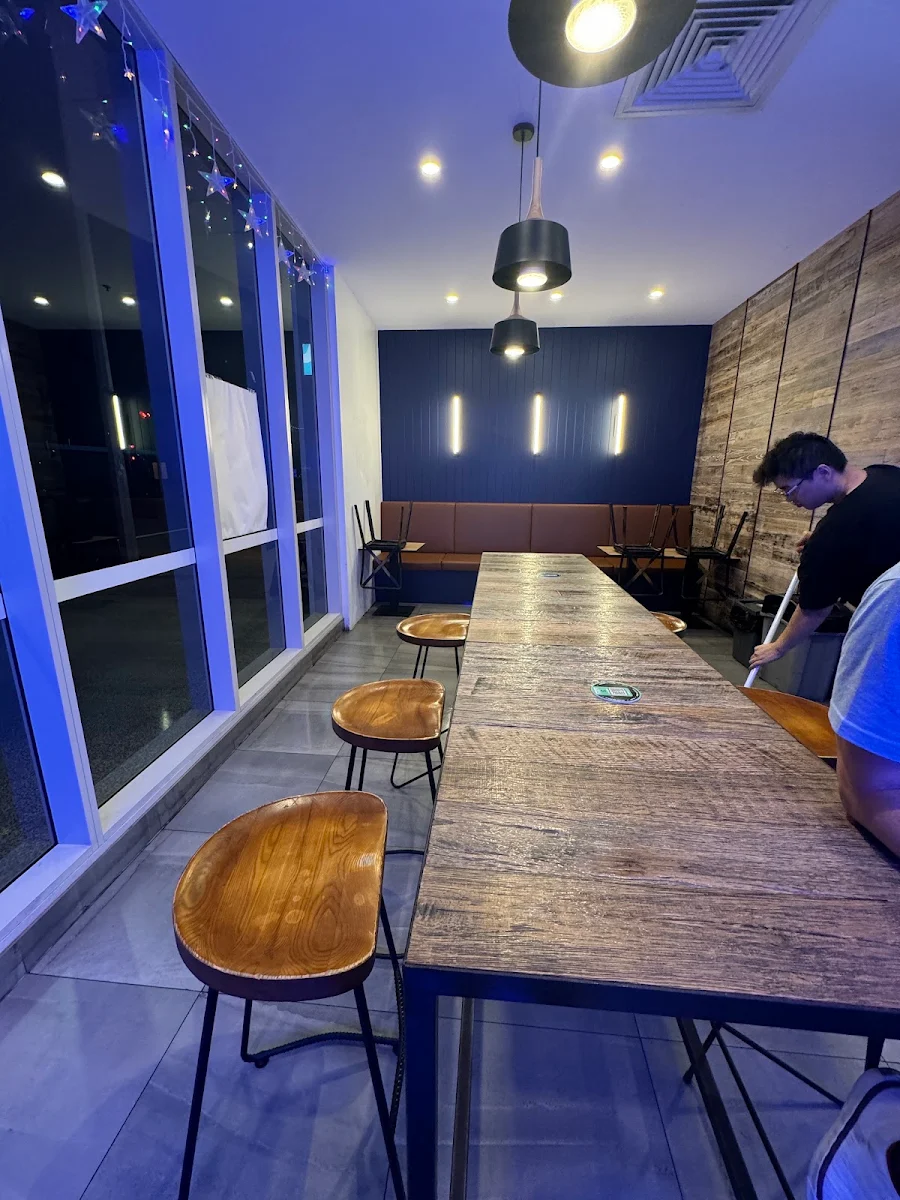 Vibe, Pattysmiths Palm Beach