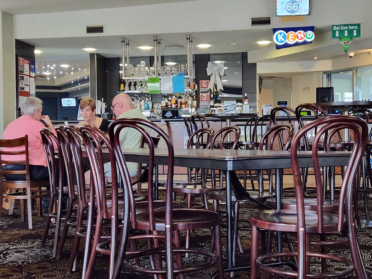 Vibe, Minto Mirage Hotel