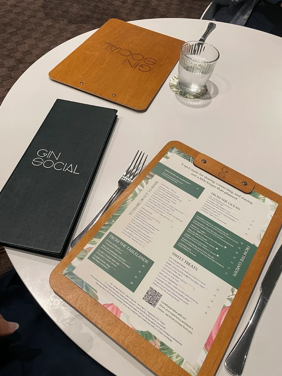 Menu, Gin Social